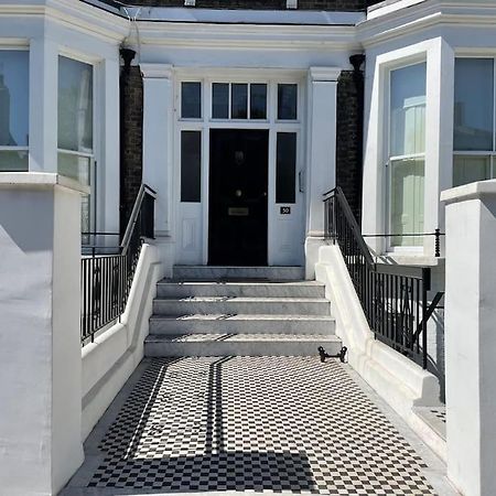 Stylish 3-Bedroom Flat In Kensington London Exterior photo